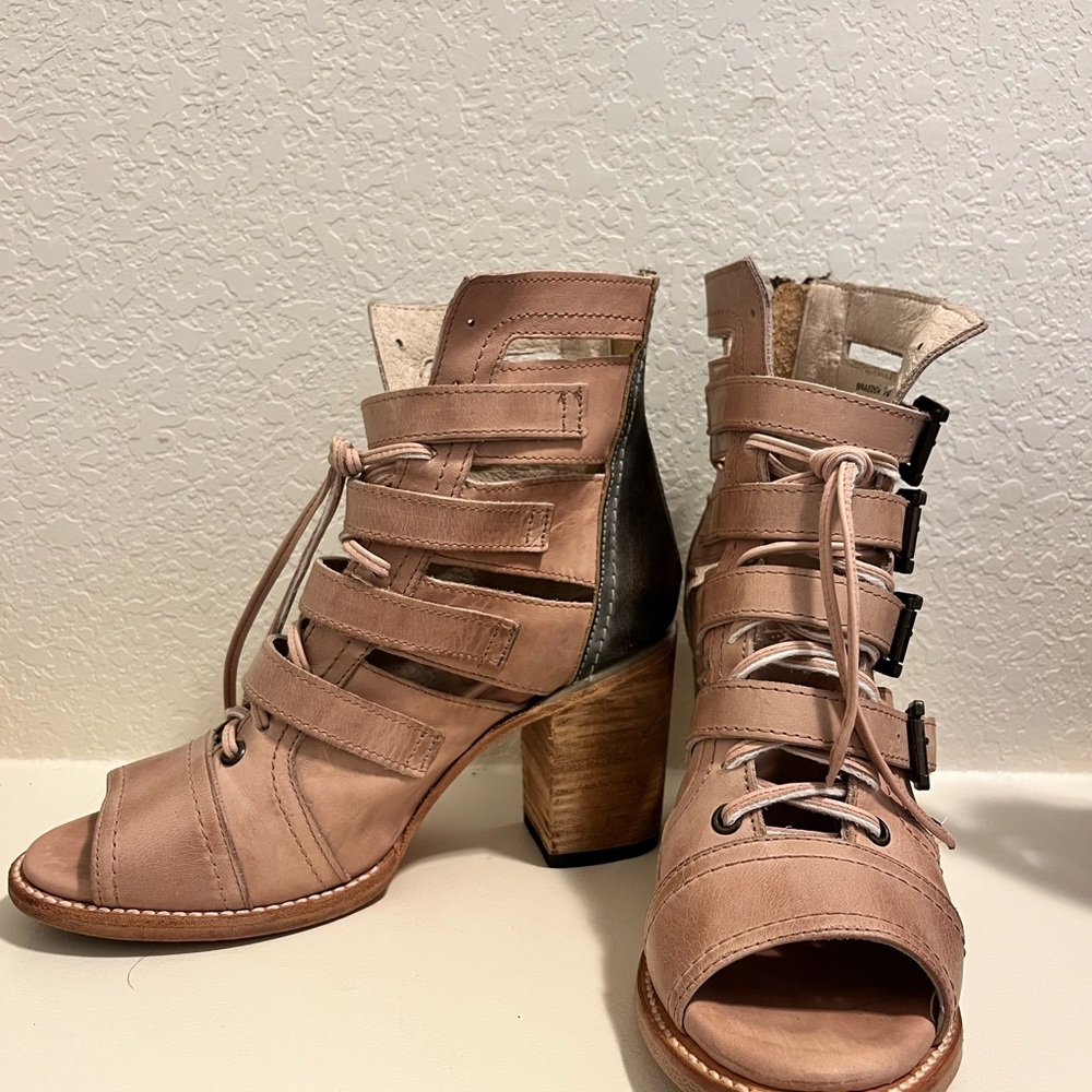 Freebird by Steven Braeden blush size 10